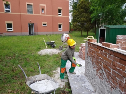 Euroinstitut stavební práce omítání zdi
